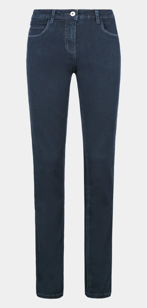 Hochwertige Hollowman-Hosenfotografie für Lookbooks in Leipzig